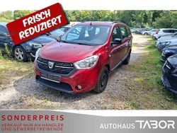 Fusionrot Gebraucht 2019 Dacia Lodgy Comfort Van / Kleinbus | 7.385 € (Superpreis)