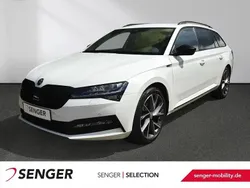 Weiß Gebraucht 2022 Skoda Superb Kombi | 33.880 € (Teuer)