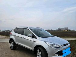 Silber Gebraucht 2016 Ford Kuga Titanium SUV | 12.229 € (Guter Preis)