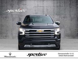 Grau Gebraucht 2024 Chevrolet Silverado SUV | 92.898 €