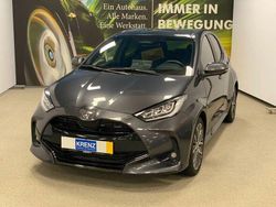 Grau Gebraucht 2024 Toyota Yaris Hybrid Style Limousine | 25.990 € (Fairer Preis)