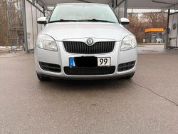 Silber Gebraucht 2008 Skoda Fabia Limousine | 1.250 € (Fairer Preis)