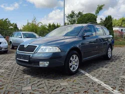 Grau Gebraucht 2006 Skoda Octavia Ambiente Kombi | 4.899 €