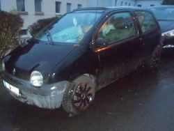 Schwarz Gebraucht 2002 Renault Twingo Kleinwagen | 250 €