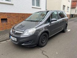 Grau Gebraucht 2008 Opel Zafira Van / Kleinbus | 2.770 € (Fairer Preis)