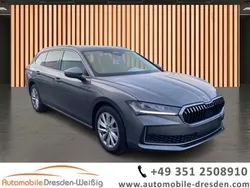 Graphite grau Gebraucht 2024 Skoda Superb Selection Kombi | 32.980 € (Fairer Preis)