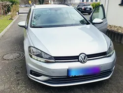 Silber Gebraucht 2018 VW Golf VII Trendline Kombi | 8.800 € (Guter Preis)