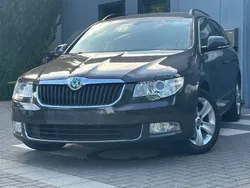 Grau Gebraucht 2011 Skoda Superb Ambition Kombi | 7.990 € (Fairer Preis)