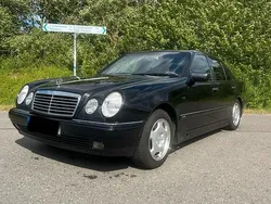 Schwarz Gebraucht 1995 Mercedes E320 Limousine | 6.800 €