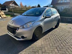 Silber Gebraucht 2014 Peugeot 208 Active Kleinwagen | 3.999 € (Guter Preis)