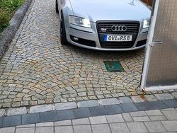Silber Gebraucht 2005 Audi A8 S-Line Limousine | 9.900 €