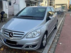 Grau Gebraucht 2009 Mercedes B200 Van / Kleinbus | 6.690 € (Fairer Preis)