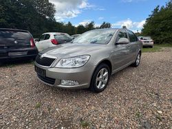 Beige Gebraucht 2012 Skoda Octavia Ambition Limousine | 3.500 € (Fairer Preis)