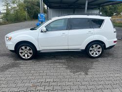 Weiß Gebraucht 2010 Mitsubishi Outlander SUV | 7.800 € (Etwas zu teuer)
