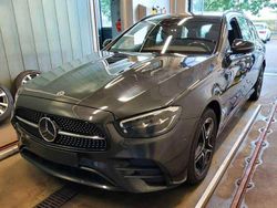 Grau Gebraucht 2022 Mercedes E300 AMG Limousine | 29.900 € (Fairer Preis)