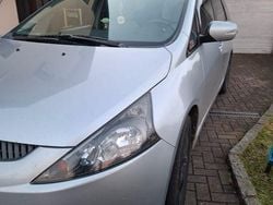 Silber Gebraucht 2004 Mitsubishi Grandis Intense Van / Kleinbus | 750 € (Guter Preis)