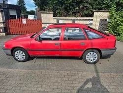 Rot Gebraucht 1991 Opel Vectra Limousine | 1.999 €