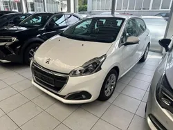 Weiss Gebraucht 2020 Peugeot 208 Active Kleinwagen | 11.990 € (Fairer Preis)