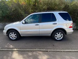 Silber Gebraucht 2003 Mercedes ML270 SUV | 3.750 €
