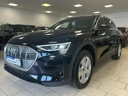 Schwarz Gebraucht 2021 Audi e-tron Ambiente SUV | 29.000 € (Fairer Preis)