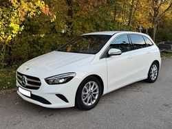 Weiß Gebraucht 2020 Mercedes B200 Van / Kleinbus | 22.999 € (Guter Preis)