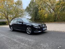 Schwarz Gebraucht 2016 Mercedes E220 Avantgarde Kombi | 19.500 € (Superpreis)