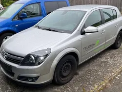 Grau Gebraucht 2004 Opel Astra Cosmo Kombi | 1.900 € (Fairer Preis)