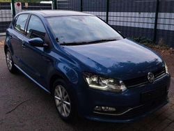 Blue silk Gebraucht 2016 VW Polo LOUNGE Kleinwagen | 11.499 €