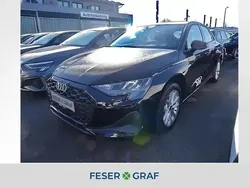 Brillantschwarz Gebraucht 2024 Audi A3 Sportback Ambiente Limousine | 29.440 € (Guter Preis)
