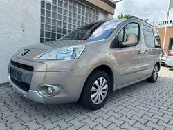 Beige Gebraucht 2011 Peugeot Partner Tepee Premium Van / Kleinbus | 3.490 € (Guter Preis)