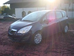 Blau Gebraucht 2012 Opel Meriva Design Edition Van / Kleinbus | 1.650 € (Superpreis)