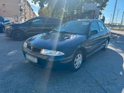 Grün Gebraucht 1997 Mitsubishi Carisma Limousine | 850 €