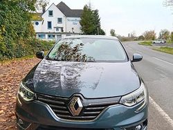 Grau Gebraucht 2019 Renault Mégane IV Bose Edition Limousine | 13.500 € (Fairer Preis)