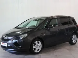 Grau Gebraucht 2016 Opel Zafira Tourer Edition Van / Kleinbus | 13.990 € (Teuer)
