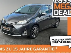 Grau Gebraucht 2019 Toyota Yaris Hybrid Club Limousine | 14.480 € (Fairer Preis)