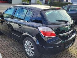 Schwarz Gebraucht 2005 Opel Astra Elegance Limousine | 1.500 € (Guter Preis)