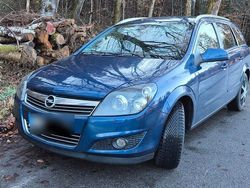 Blau Gebraucht 2010 Opel Astra Selection Kombi | 2.850 € (Fairer Preis)