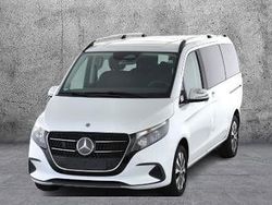 Weiß Gebraucht 2024 Mercedes V220 Van / Kleinbus | 54.890 € (Teuer)