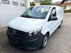 Weiß Gebraucht 2023 Mercedes Vito Van / Kleinbus | 25.800 €