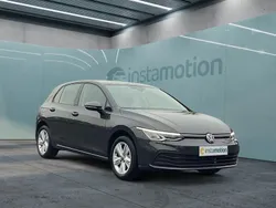 Grau Gebraucht 2024 VW Golf VIII Life Limousine | 24.000 € (Fairer Preis)