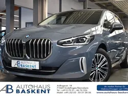 Grau Gebraucht 2022 BMW 218 Active Tourer Luxury Line Van / Kleinbus | 27.890 € (Fairer Preis)