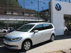 Reflexsilber metallic Gebraucht 2024 VW Touran Comfortline Van / Kleinbus | 41.990 €