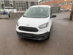 Weiß Gebraucht 2018 Ford Tourneo Courier S Van / Kleinbus | 4.500 €
