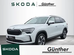 Moonweiss metallic Gebraucht 2024 Skoda Kodiaq Selection SUV | 42.900 €