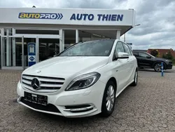 Weiß Gebraucht 2012 Mercedes B180 Van / Kleinbus | 9.990 € (Teuer)