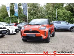 Orange Gebraucht 2024 Toyota Yaris Cross Edition SUV | 25.990 € (Fairer Preis)