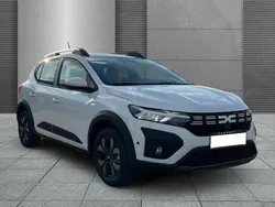 Artkisweiß Gebraucht 2025 Dacia Sandero Expression Kleinwagen | 19.279 € (Fairer Preis)