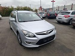 Silber Gebraucht 2010 Hyundai i30 Classic Kombi | 2.499 € (Fairer Preis)