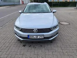 Grau Gebraucht 2015 VW Passat Kombi | 8.500 € (Teuer)