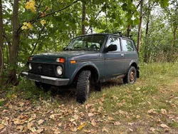 Grün Gebraucht 2011 Lada niva SUV | 1.950 €